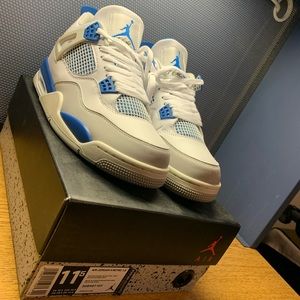 DS Air Jordan 4 Military Blue Size 11.5